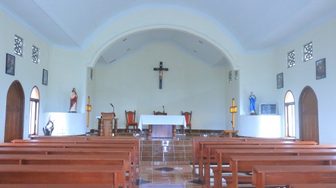 interior gereja stasi Huta Ginjang